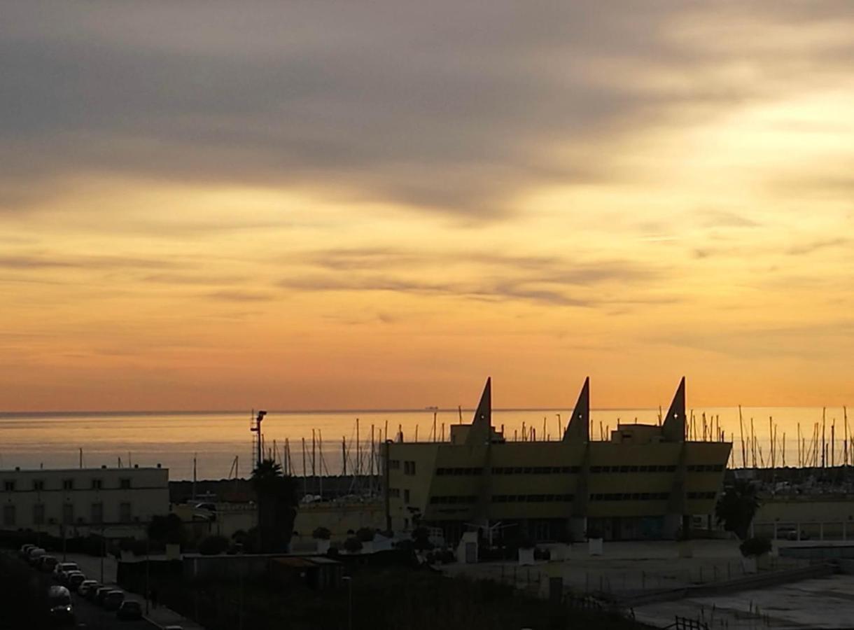 Grande, Vista Mare A 2 Passi Dalla Spiaggia Лидо-ди-Остия Экстерьер фото